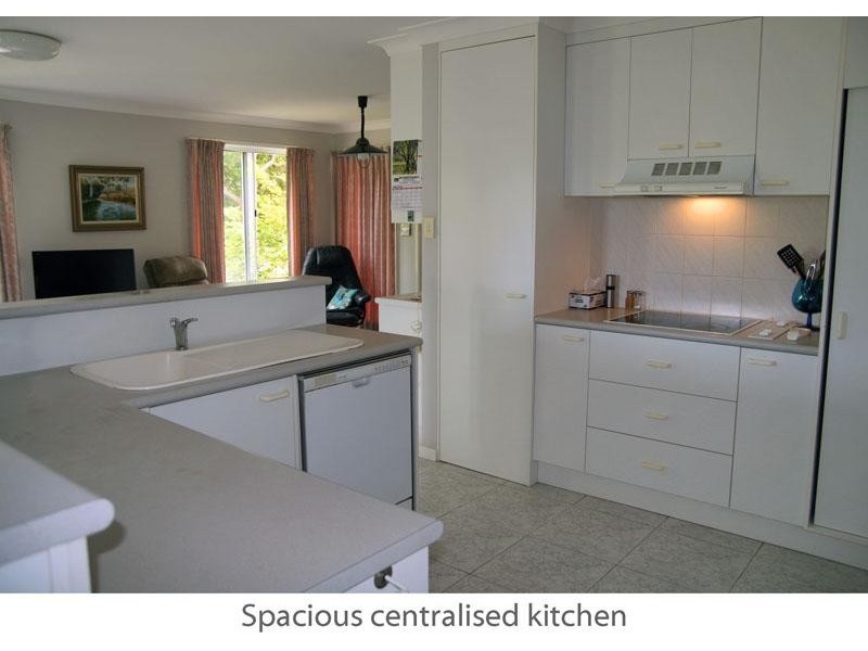 11 Bond Pl, Mollymook NSW 2539