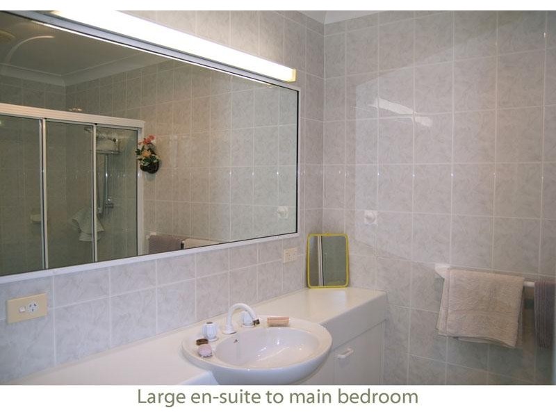 11 Bond Pl, Mollymook NSW 2539