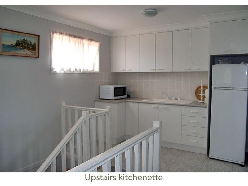 11 Bond Pl, Mollymook NSW 2539