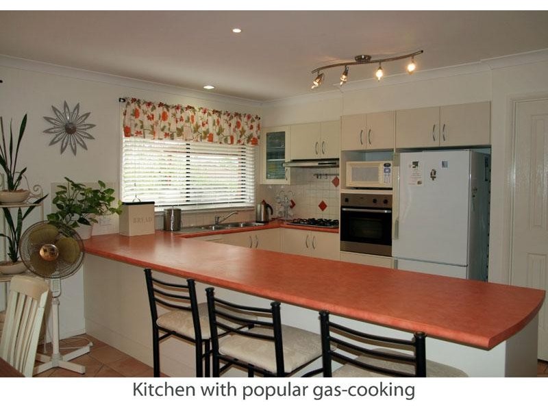 15 Blake Pl, Narrawallee NSW 2539