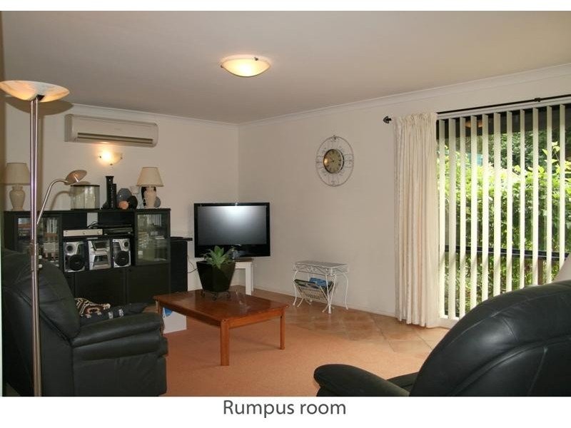 15 Blake Pl, Narrawallee NSW 2539