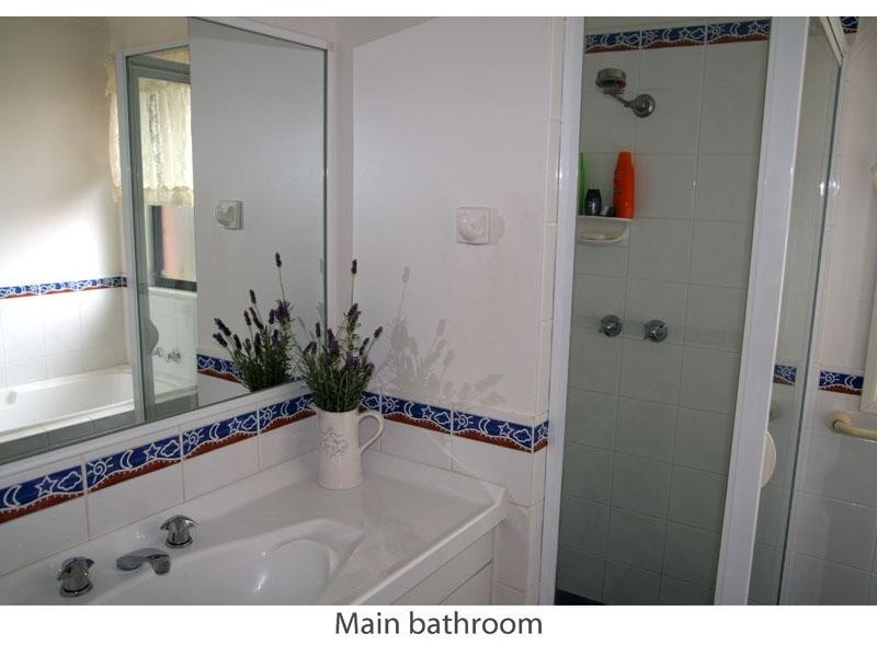 15 Blake Pl, Narrawallee NSW 2539
