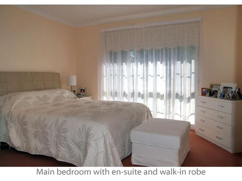 3 Taurus Spur, Narrawallee NSW 2539