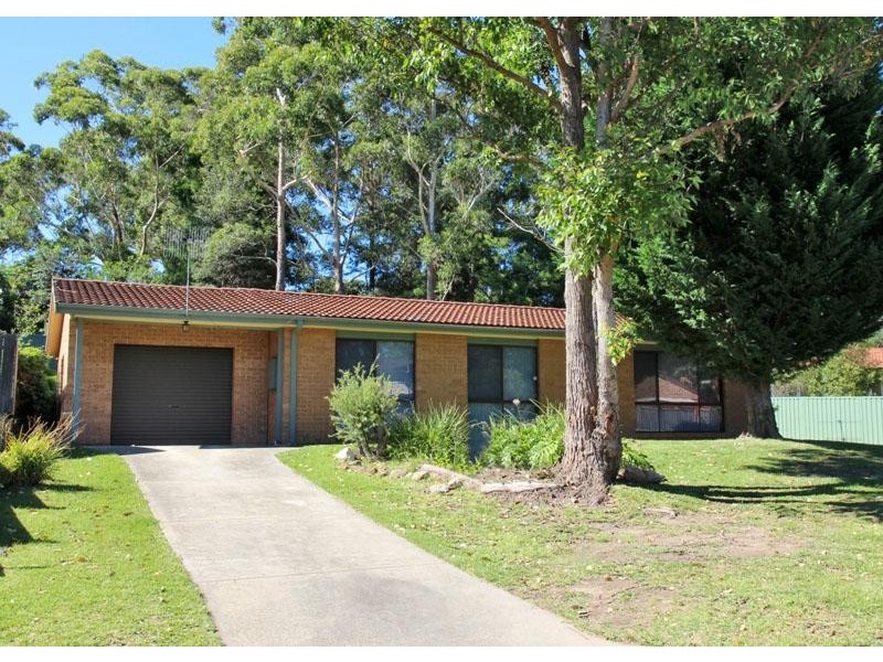 4 Libra Pl, Narrawallee NSW 2539