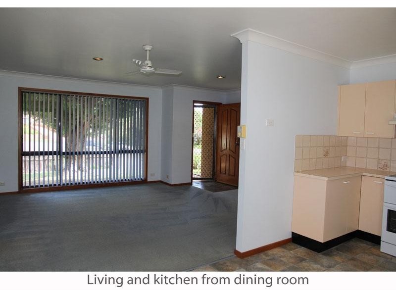 4 Libra Pl, Narrawallee NSW 2539