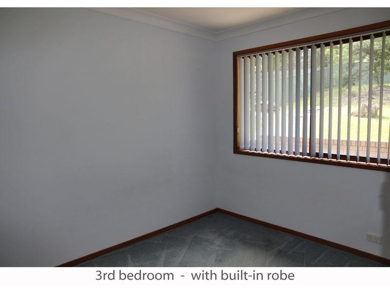 4 Libra Pl, Narrawallee NSW 2539