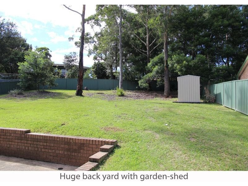 4 Libra Pl, Narrawallee NSW 2539