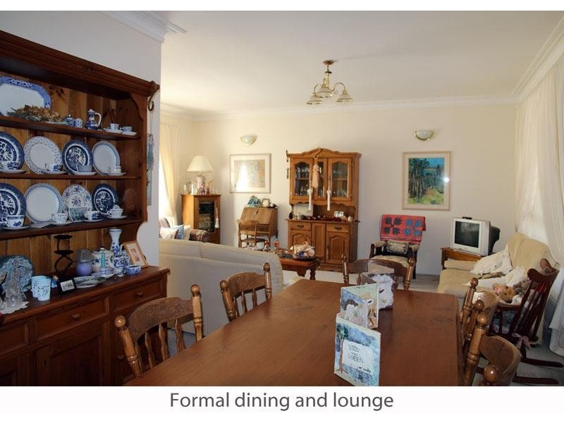 92 Leo Dr, Narrawallee NSW 2539