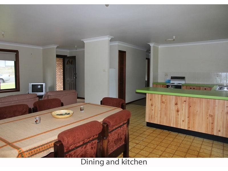 76 Tallwood Ave, Mollymook NSW 2539