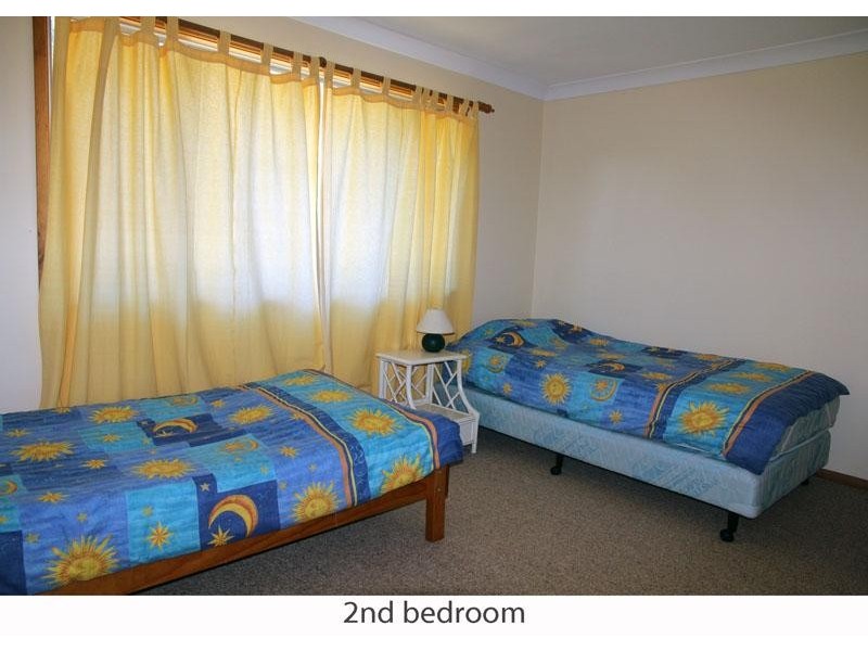 16 Bond Pl, Mollymook NSW 2539