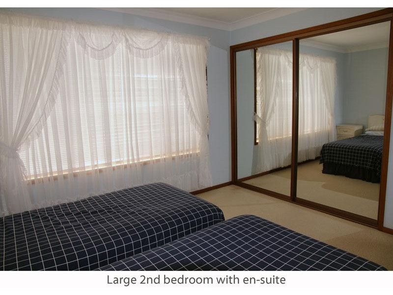 24  Jones  Ave, Mollymook NSW 2539