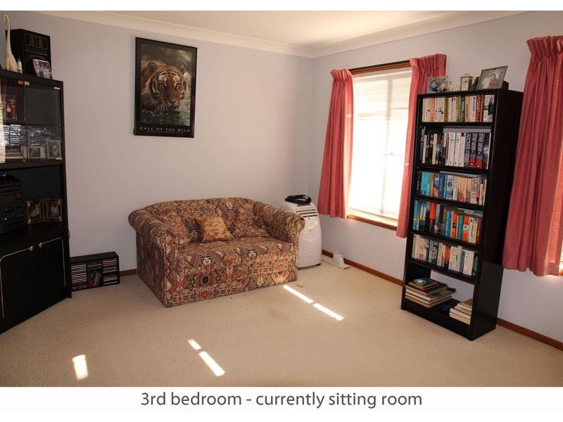 24  Jones  Ave, Mollymook NSW 2539