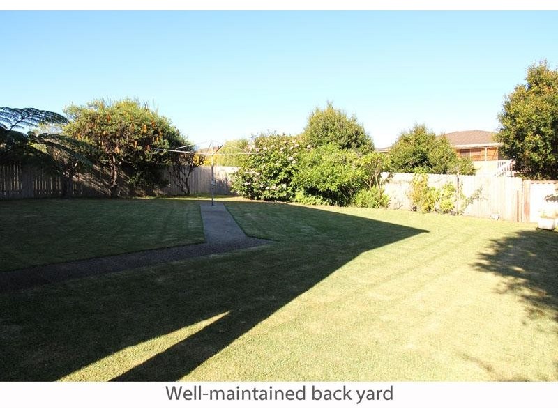 24  Jones  Ave, Mollymook NSW 2539