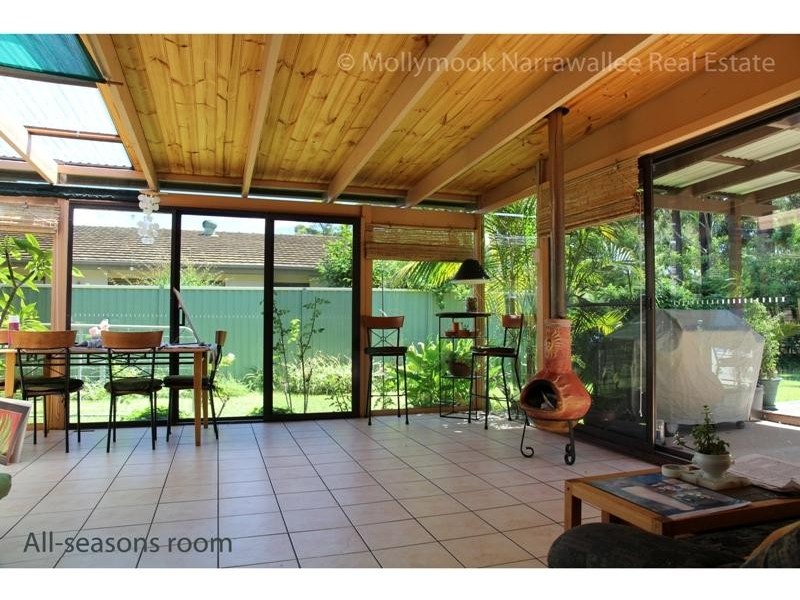 44 Leo Dr, Narrawallee NSW 2539