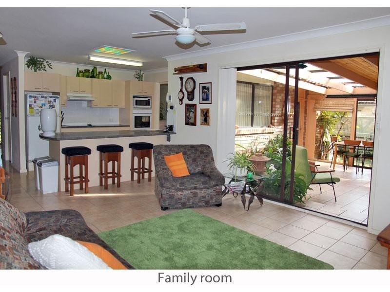 44 Leo Dr, Narrawallee NSW 2539