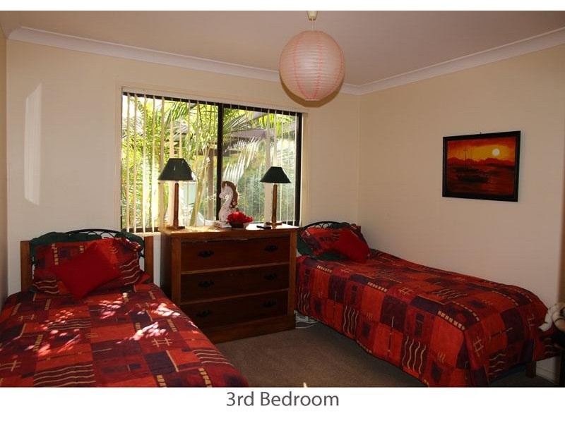 44 Leo Dr, Narrawallee NSW 2539