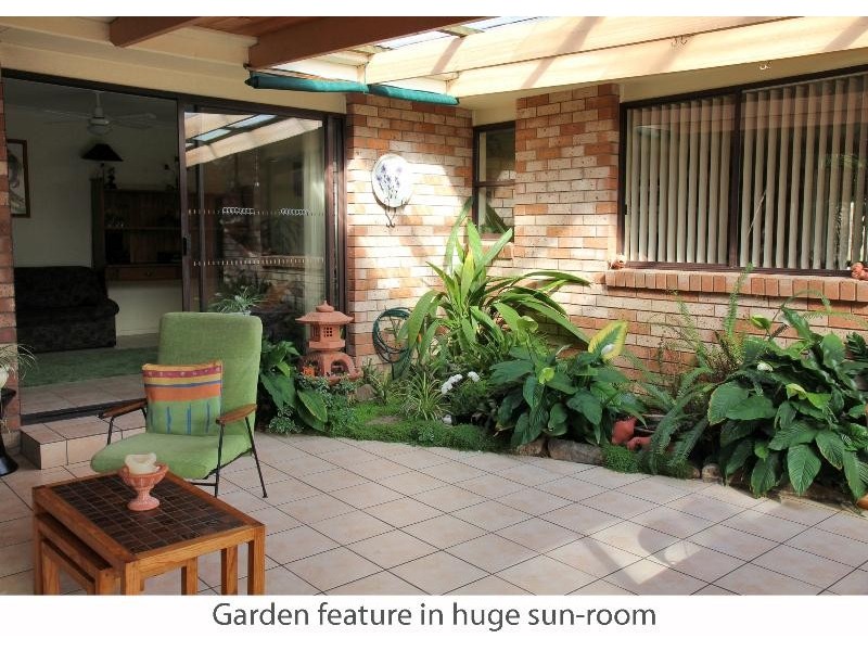 44 Leo Dr, Narrawallee NSW 2539