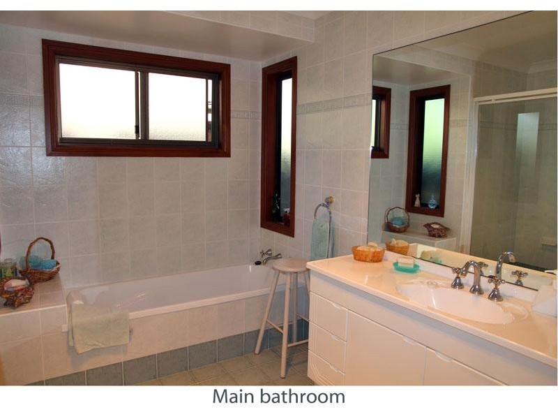 3 Normandy  St, Narrawallee NSW 2539
