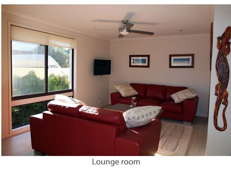 42 Anker Ave, Mollymook NSW 2539