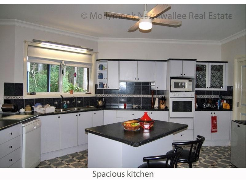 11 Blake  Pl, Narrawallee NSW 2539