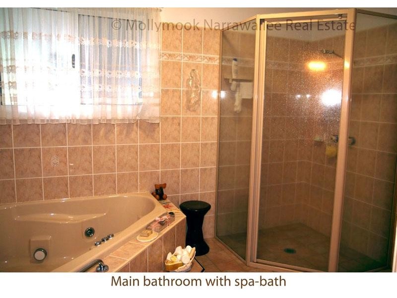 11 Blake  Pl, Narrawallee NSW 2539