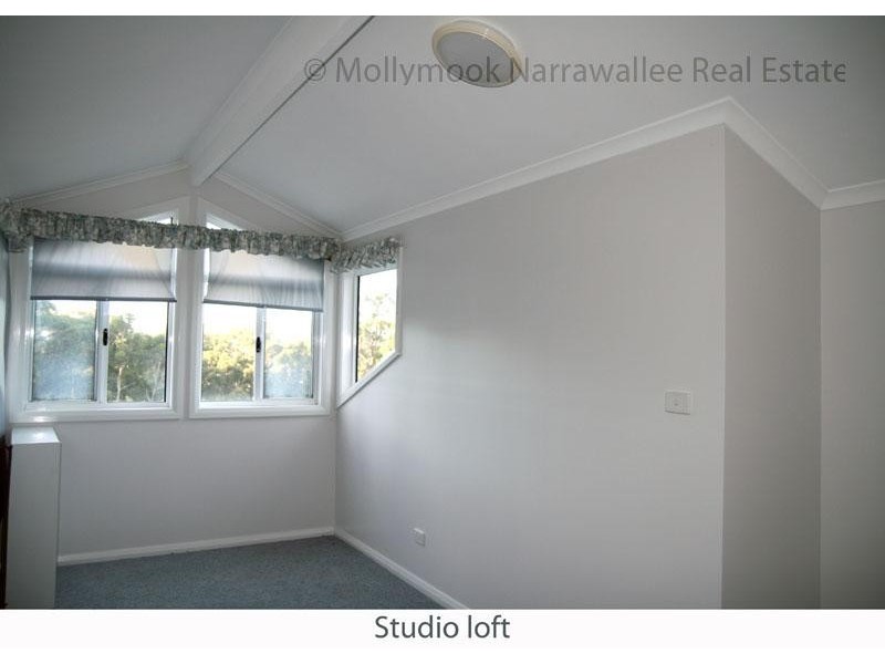 11 Blake  Pl, Narrawallee NSW 2539