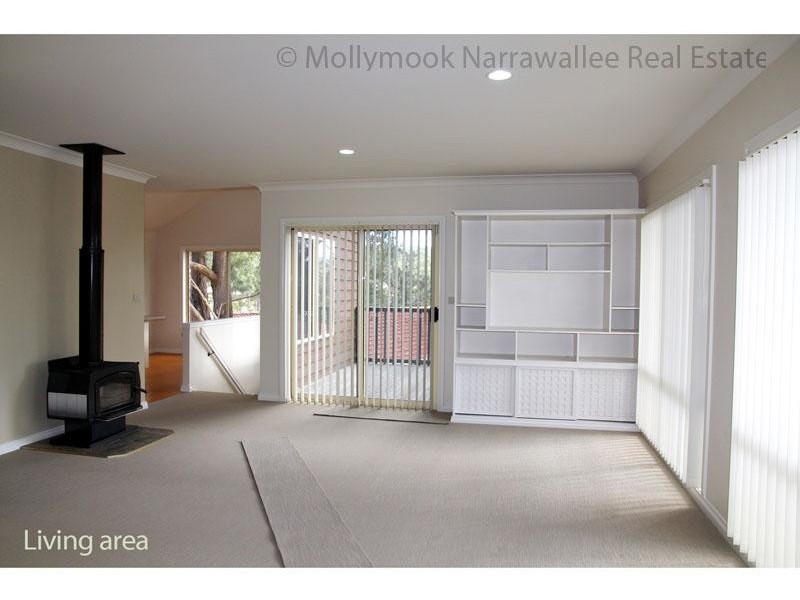 21 Ross Ave, Narrawallee NSW 2539