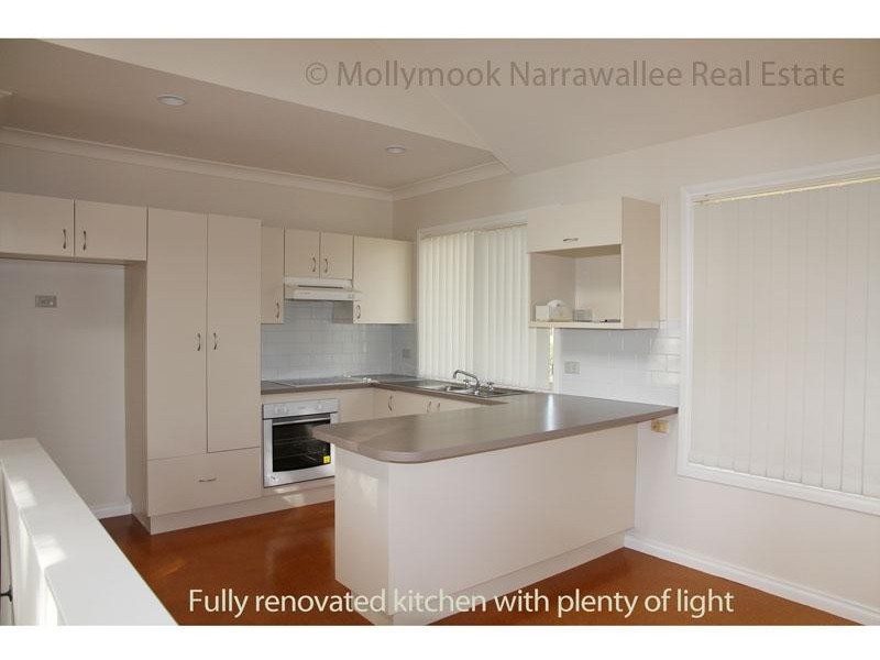 21 Ross Ave, Narrawallee NSW 2539