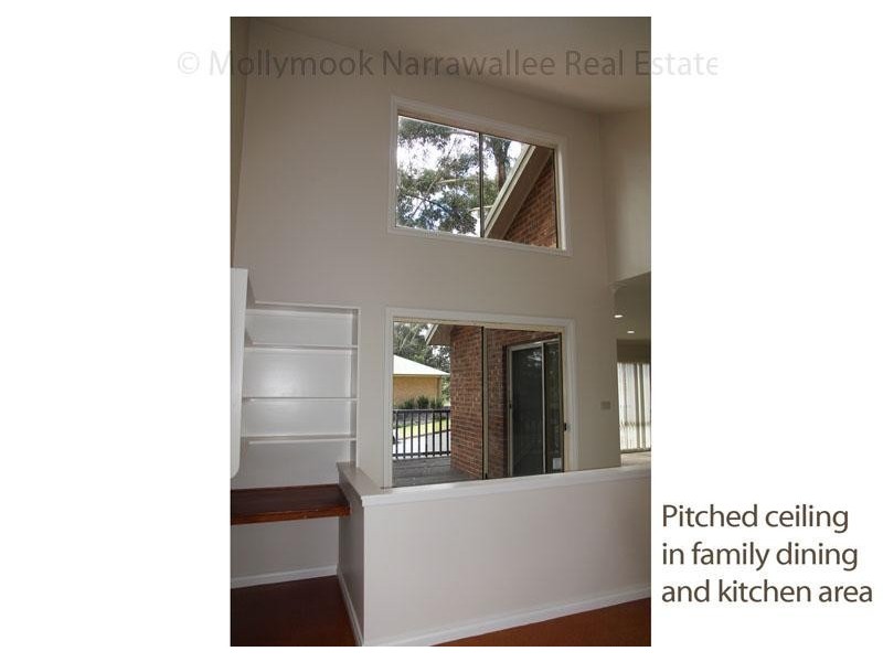 21 Ross Ave, Narrawallee NSW 2539