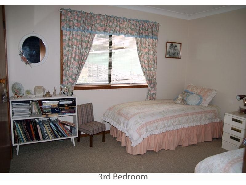 27 Tallwood Ave, Mollymook NSW 2539