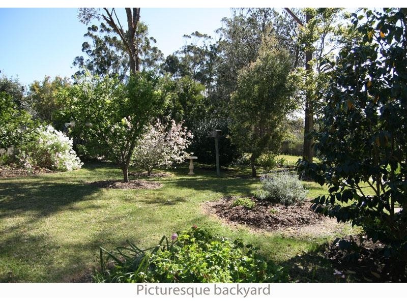 27 Tallwood Ave, Mollymook NSW 2539