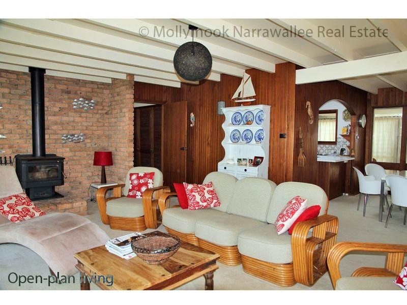 24 Tallwood Ave, Narrawallee NSW 2539