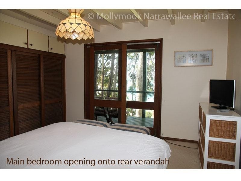 24 Tallwood Ave, Narrawallee NSW 2539