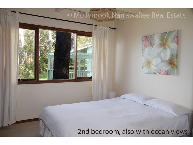 24 Tallwood Ave, Narrawallee NSW 2539