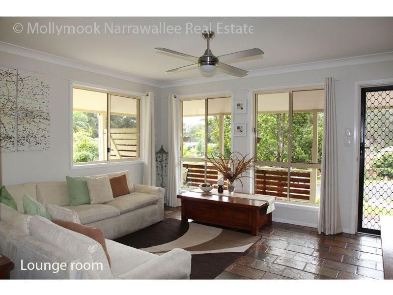 20 Scorpio Gr, Narrawallee NSW 2539