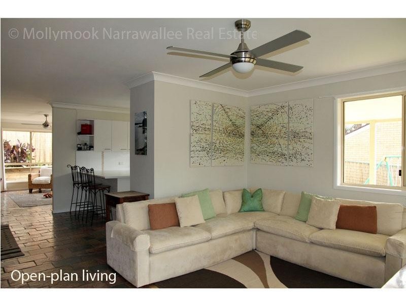 20 Scorpio Gr, Narrawallee NSW 2539