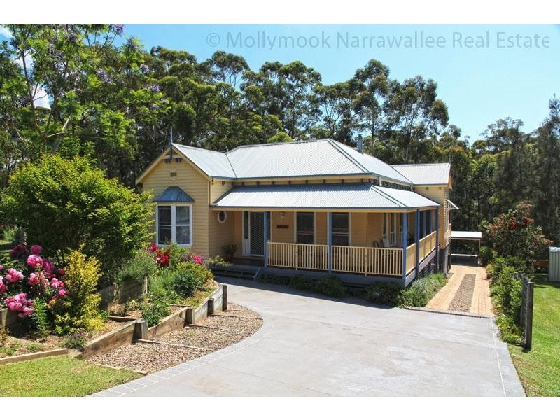 4 Blake Pl, Narrawallee NSW 2539
