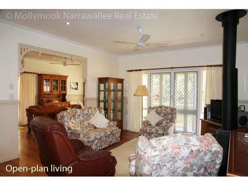4 Blake Pl, Narrawallee NSW 2539