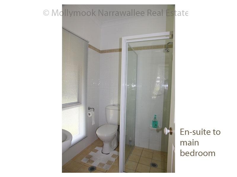 4 Blake Pl, Narrawallee NSW 2539