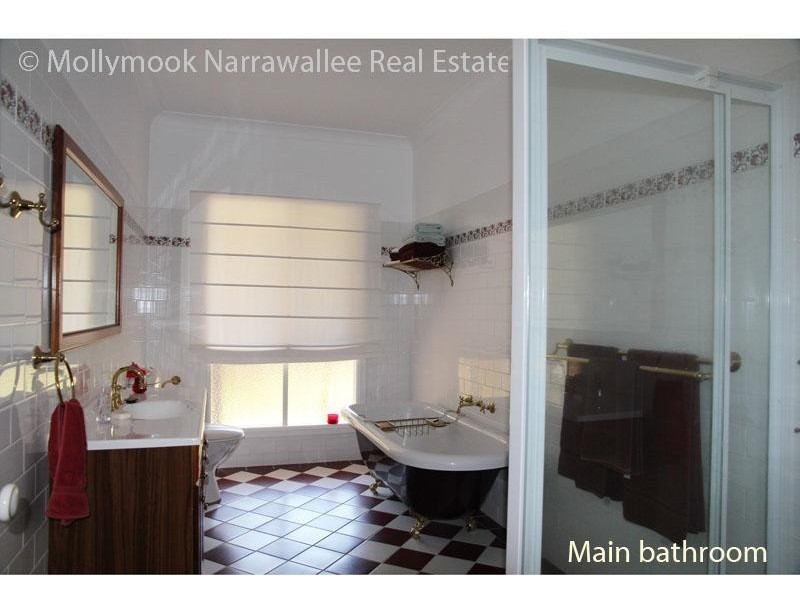 4 Blake Pl, Narrawallee NSW 2539