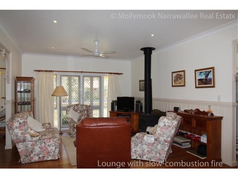 4 Blake Pl, Narrawallee NSW 2539