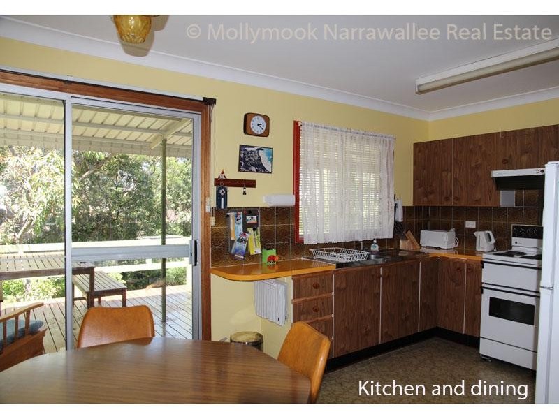 12 Bangalow  St, Narrawallee NSW 2539