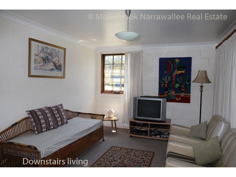 12 Bangalow  St, Narrawallee NSW 2539