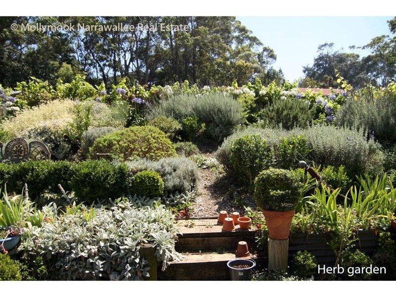 7 Anker Ave, Mollymook NSW 2539