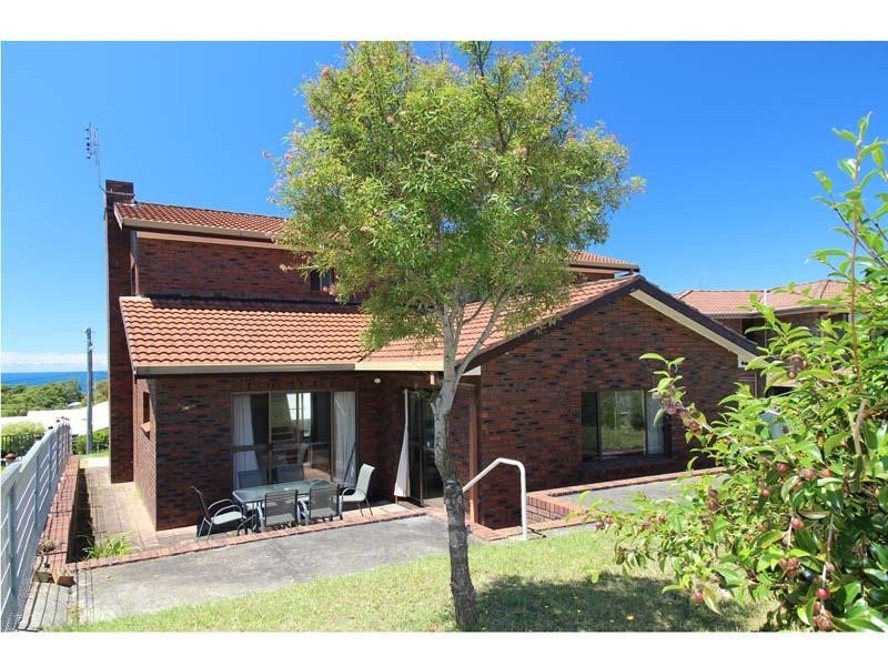 27 Pengana Cres, Mollymook NSW 2539