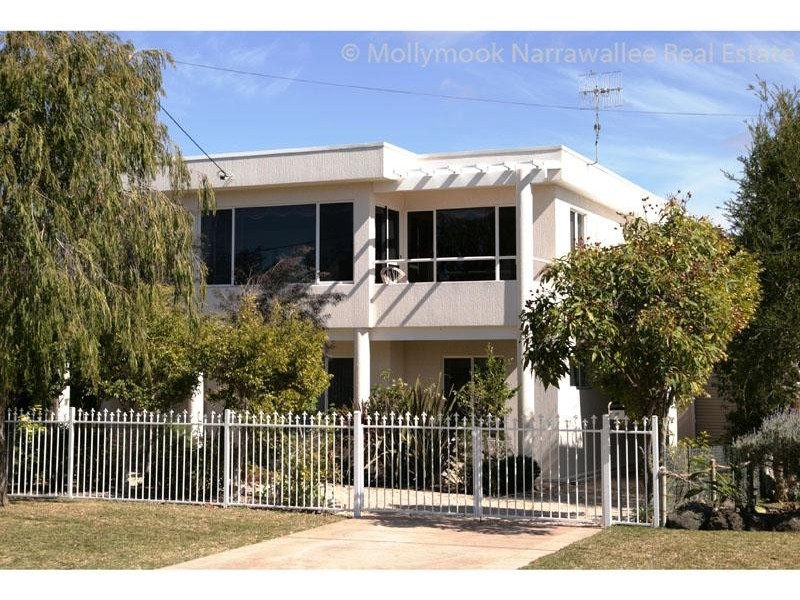 29 Matron Porter Dr, Narrawallee NSW 2539