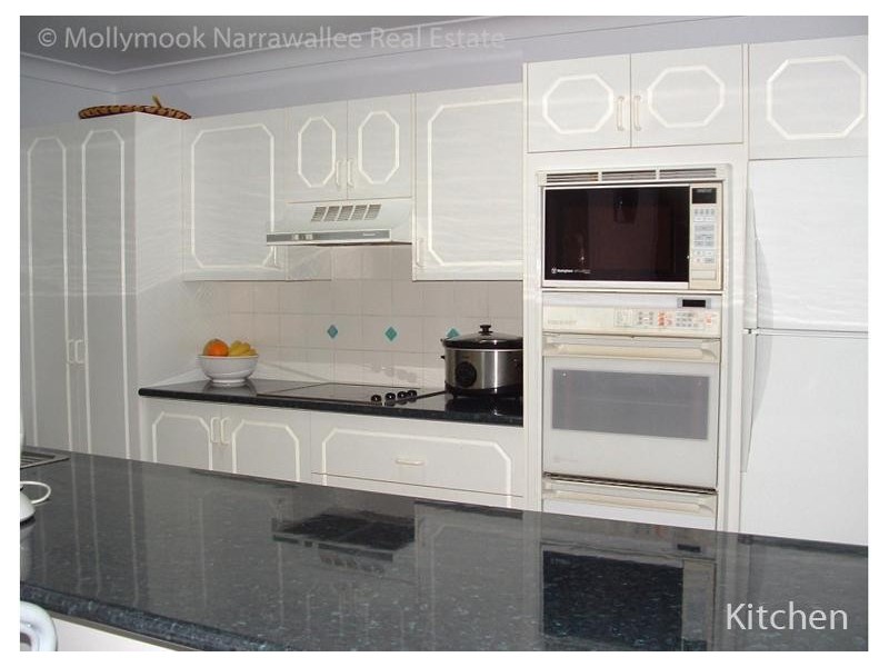 2 Plateau Pl, Mollymook NSW 2539