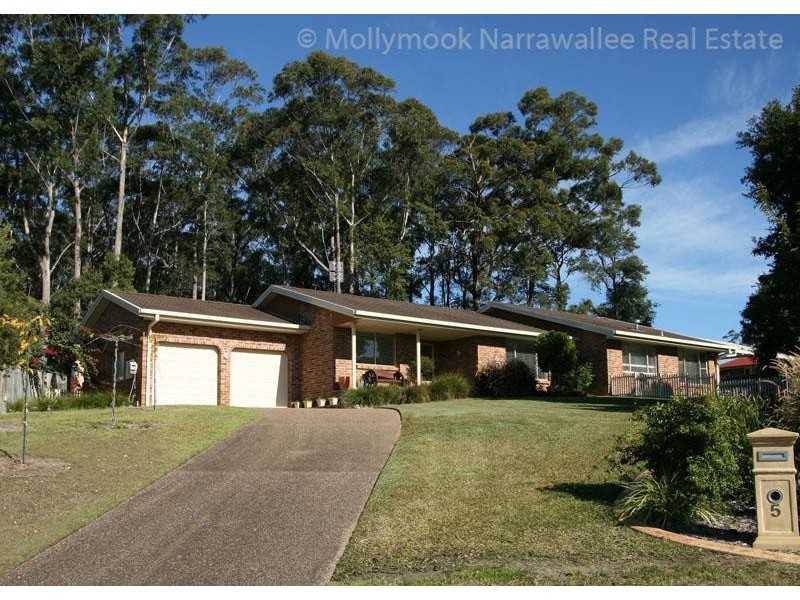 5 Toorak Cl, Mollymook NSW 2539