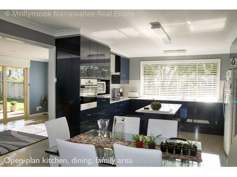 5 Toorak Cl, Mollymook NSW 2539