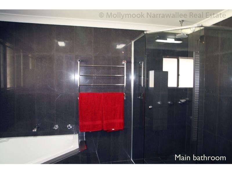 5 Toorak Cl, Mollymook NSW 2539